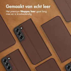 Accezz Premium Leather Slim Bookcase Samsung Galaxy S22 Plus - Bruin