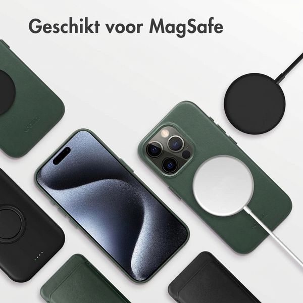Accezz MagSafe Leather Backcover Apple iPhone 15 Pro - Cedar Green