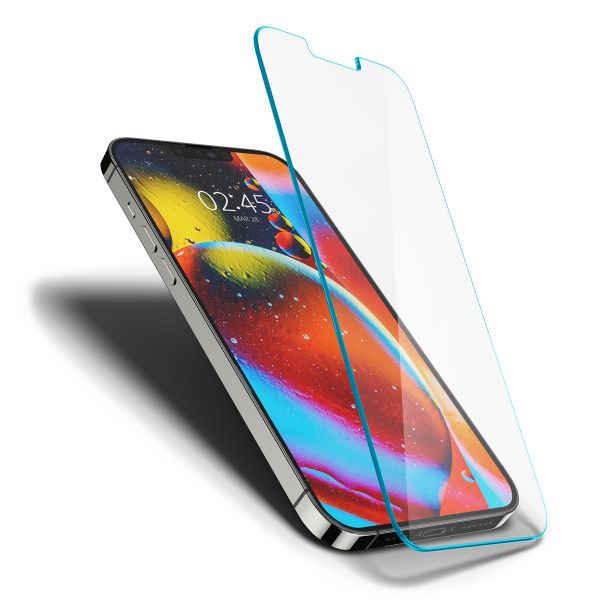 Spigen GLAStR Slim Screenprotector Apple iPhone 13 / 13 Pro / 14 / 16e