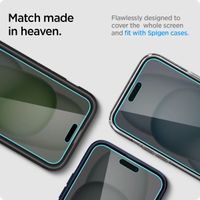 Spigen GLAStR Privacy EZ Fit Screenprotector + Applicator Apple iPhone 15 Plus