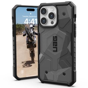 UAG Pathfinder Backcover iPhone 15 Pro Max - Geo Camo