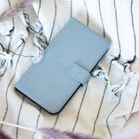 Selencia Echt Leren Bookcase Apple iPhone 12 (Pro) - Air Blue