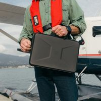 UAG Civilian Shock Laptop Hoes met Handvat 14 inch - Medium - Zwart