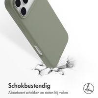Accezz Liquid Silicone Backcover met MagSafe Apple iPhone 17 Pro Max - Cooper Green