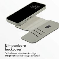 Accezz Leather Bookcase 2-in-1 met MagSafe Apple iPhone 18 Pro / 17 Pro - Light Grey