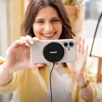 Accezz Liquid Silicone Backcover met MagSafe Samsung Galaxy S23 FE - Stone