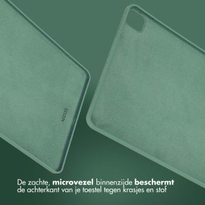 Accezz Liquid Silicone Backcover met penhouder iPad Pro 12.9 (2022) / Pro 12.9 (2021) / Pro 12.9 (2020) - Donkergroen