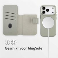 Accezz Leather Bookcase 2-in-1 met MagSafe Apple iPhone 17 Pro - Light Grey