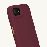 Selencia Rivièra MagSafe Backcover met afneembare haakjes Apple iPhone 17e / 16e - Bold Burgundy