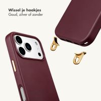 Selencia Rivièra MagSafe Backcover met afneembare haakjes iPhone 12 / 12 Pro - Bold Burgundy