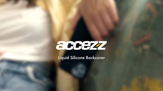 Accezz Liquid Silicone Backcover iPhone 13 - Zwart