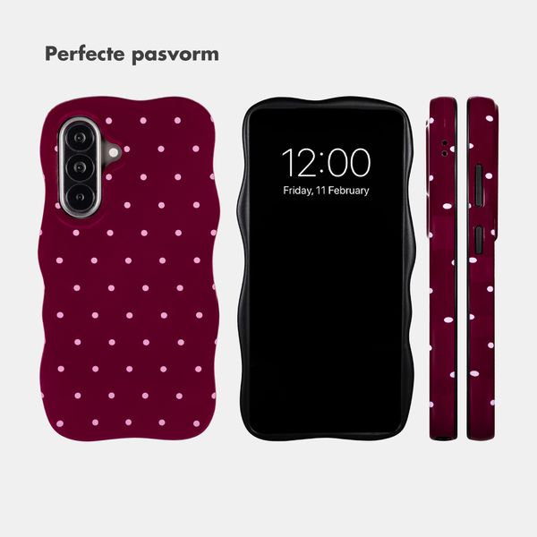 Selencia Vivid Wavy Backcover met MagSafe Samsung Galaxy A57 (5G) - Happy Dots Burgundy