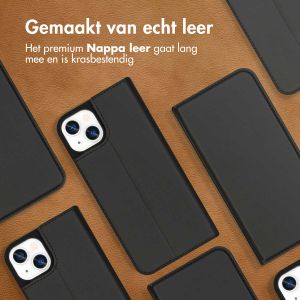 Accezz Premium Leather Slim Bookcase iPhone 13 - Zwart