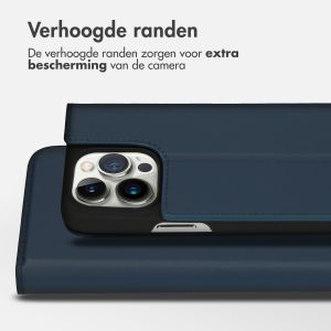 Accezz Premium Leather Slim Bookcase iPhone 14 Pro - Donkerblauw