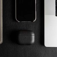 Accezz Echt Leren Case  Apple Airpods 1 / 2 - Zwart