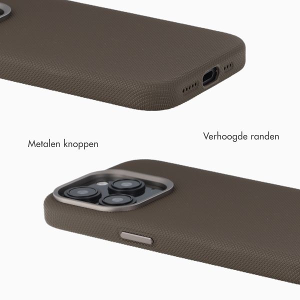 Accezz Mesh Backcover met MagSafe Apple iPhone 15 Pro - Bruin
