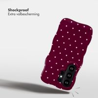 Selencia Vivid Wavy Backcover met MagSafe Samsung Galaxy S26 Ultra - Happy Dots Burgundy