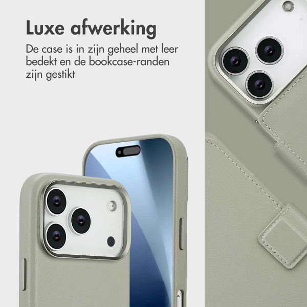 Accezz Leather Bookcase 2-in-1 met MagSafe Apple iPhone 17 Pro - Lichtgrijs