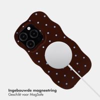 Selencia Vivid Wavy Backcover met MagSafe Apple iPhone 15 Pro - Happy Dots Chocolate