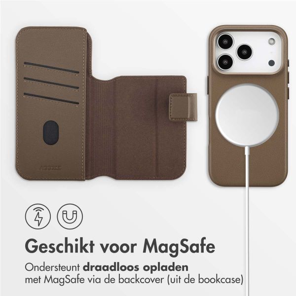 Accezz Leather Bookcase 2-in-1 met MagSafe Apple iPhone 17 Pro - Coffee