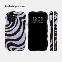 Selencia Vivid Wavy Backcover met MagSafe Apple iPhone 15 - Dream Swirl Chocolate