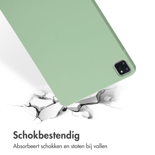 Accezz Liquid Silicone Backcover met penhouder Apple iPad Pro 11 (2022 / 2021 / 2020 / 2018) - Lichtgroen
