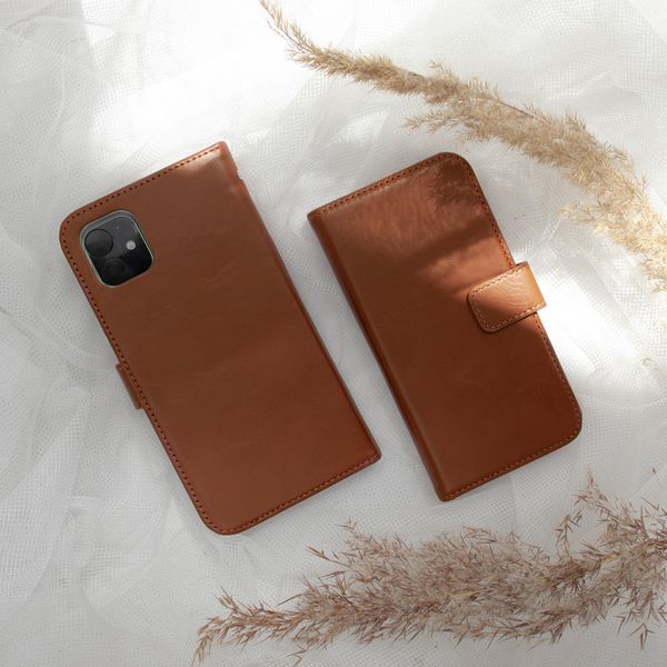 Selencia Echt Leren Bookcase Apple iPhone 12 (Pro) - Lichtbruin