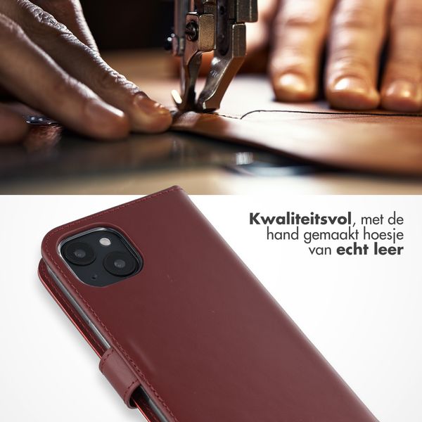 Selencia Echt Leren Bookcase Apple iPhone 15 - Burgundy