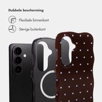 Selencia Vivid Wavy Backcover met MagSafe Samsung Galaxy S26 - Happy Dots Chocolate