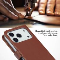 Selencia Echt Leren Bookcase Apple iPhone 17 Pro - Light Brown