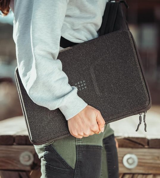 UAG Civilian Laptop Hoes 16 inch - Laptopsleeve - Large - Donkergrijs