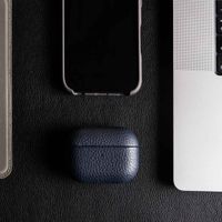 Accezz Echt Leren Case  Apple Airpods 1 / 2 - Donkerblauw