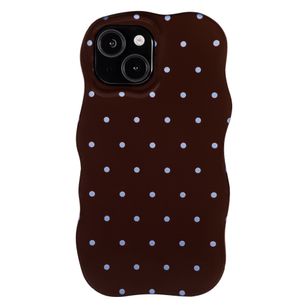 Selencia Vivid Wavy Backcover met MagSafe Apple iPhone 15 - Happy Dots Chocolate