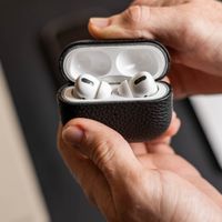 Accezz Echt Leren Case  Apple Airpods 1 / 2 - Zwart