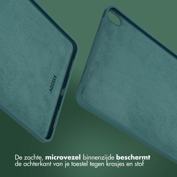 Accezz Liquid Silicone Backcover met penhouder iPad Air 11 inch (2025) M3 / (2024) M2 / Air 5 (2022) / Air 4 (2020) - Donkergroen