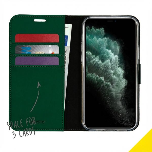 Accezz Wallet Softcase Bookcase Apple iPhone 12 (Pro) - Groen