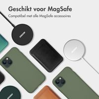 Accezz Liquid Silicone Backcover met MagSafe iPhone 15 Pro - Cooper Green