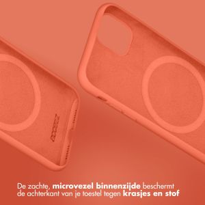 Accezz Liquid Silicone Backcover met MagSafe iPhone 15 Pro Max - Nectarine