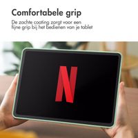 Accezz Liquid Silicone Backcover met penhouder iPad Air 11 inch (2025) M3 / (2024) M2 / Air 5 (2022) / Air 4 (2020) - Lichtgroen