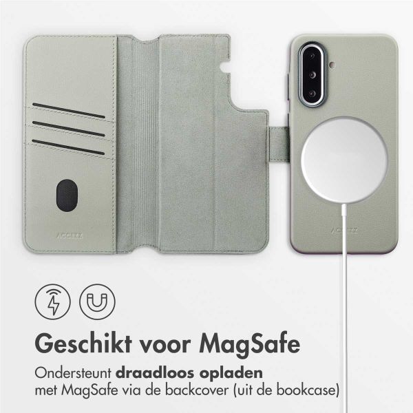 Accezz Leather Bookcase 2-in-1 met MagSafe Samsung Galaxy A36 / A56 - Lichtgrijs