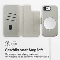 Accezz Leather Bookcase 2-in-1 met MagSafe Apple iPhone 16e - Lichtgrijs