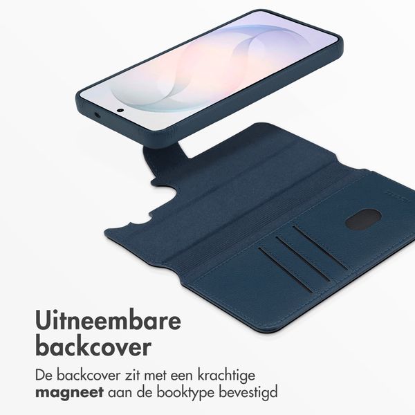 Accezz Leather Bookcase 2-in-1 met MagSafe Samsung Galaxy S26 - Nightfall Blue