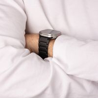 Accezz Mat Titanium bandje Apple Watch Series 1 t/m 11 / SE / Ultra (44/45/46/49 mm) - Zwart