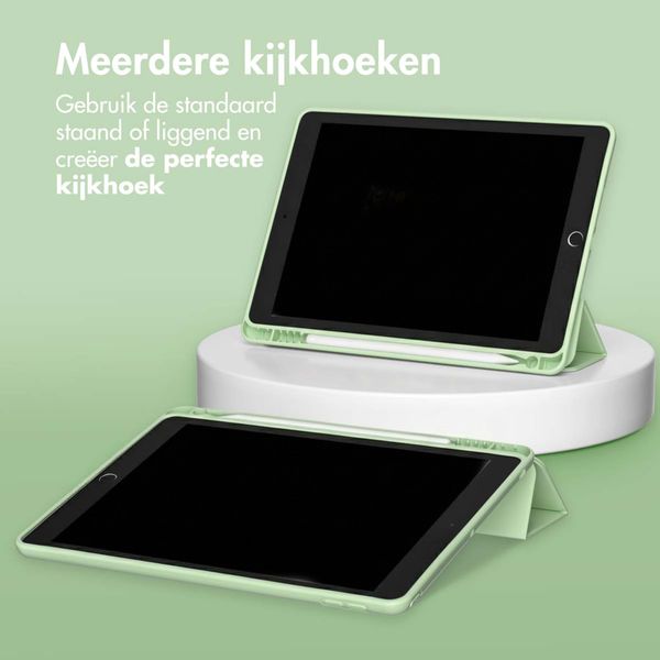 Accezz Smart Silicone Bookcase Apple iPad 6 (2018) 9.7 inch / iPad 5 (2017) 9.7 inch - Lichtgroen