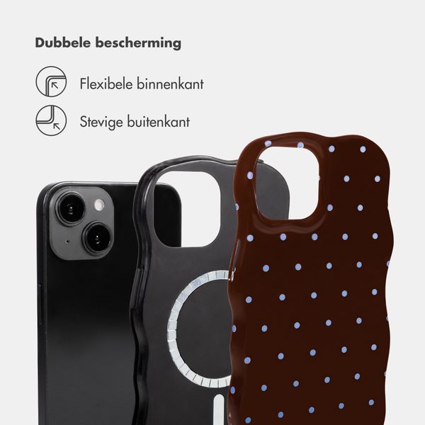 Selencia Vivid Wavy Backcover met MagSafe Apple iPhone 14 / 13 - Happy Dots Chocolate
