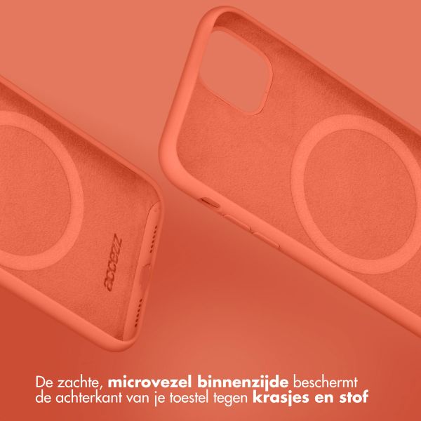 Accezz Liquid Silicone Backcover met MagSafe Apple iPhone 14 - Nectarine