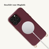 Selencia Rivièra MagSafe Backcover met afneembare haakjes Apple iPhone 14 Pro - Bold Burgundy
