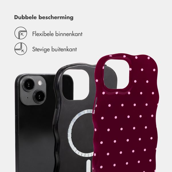 Selencia Vivid Wavy Backcover met MagSafe Apple iPhone 14 / 13 - Happy Dots Burgundy