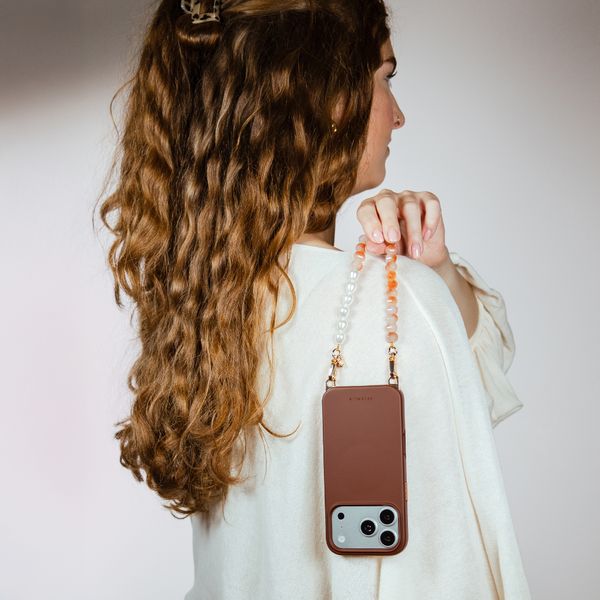 Selencia Rivièra MagSafe Backcover met afneembare haakjes iPhone 12 / 12 Pro - Choco Brown