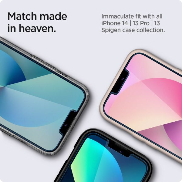 Spigen EZ Fit Glas.tR met installatietray - 1 pack Apple iPhone 13 / 13 Pro / 14 / 16e